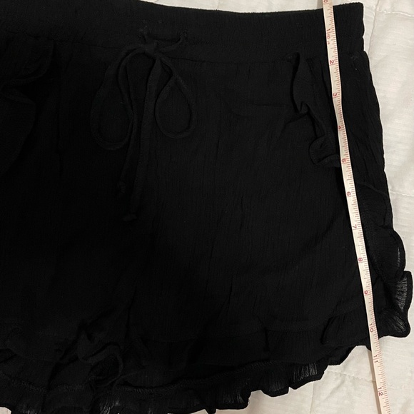 Ambiance Apparel Women’s Black Dressy Shorts Small - Picture 4 of 5